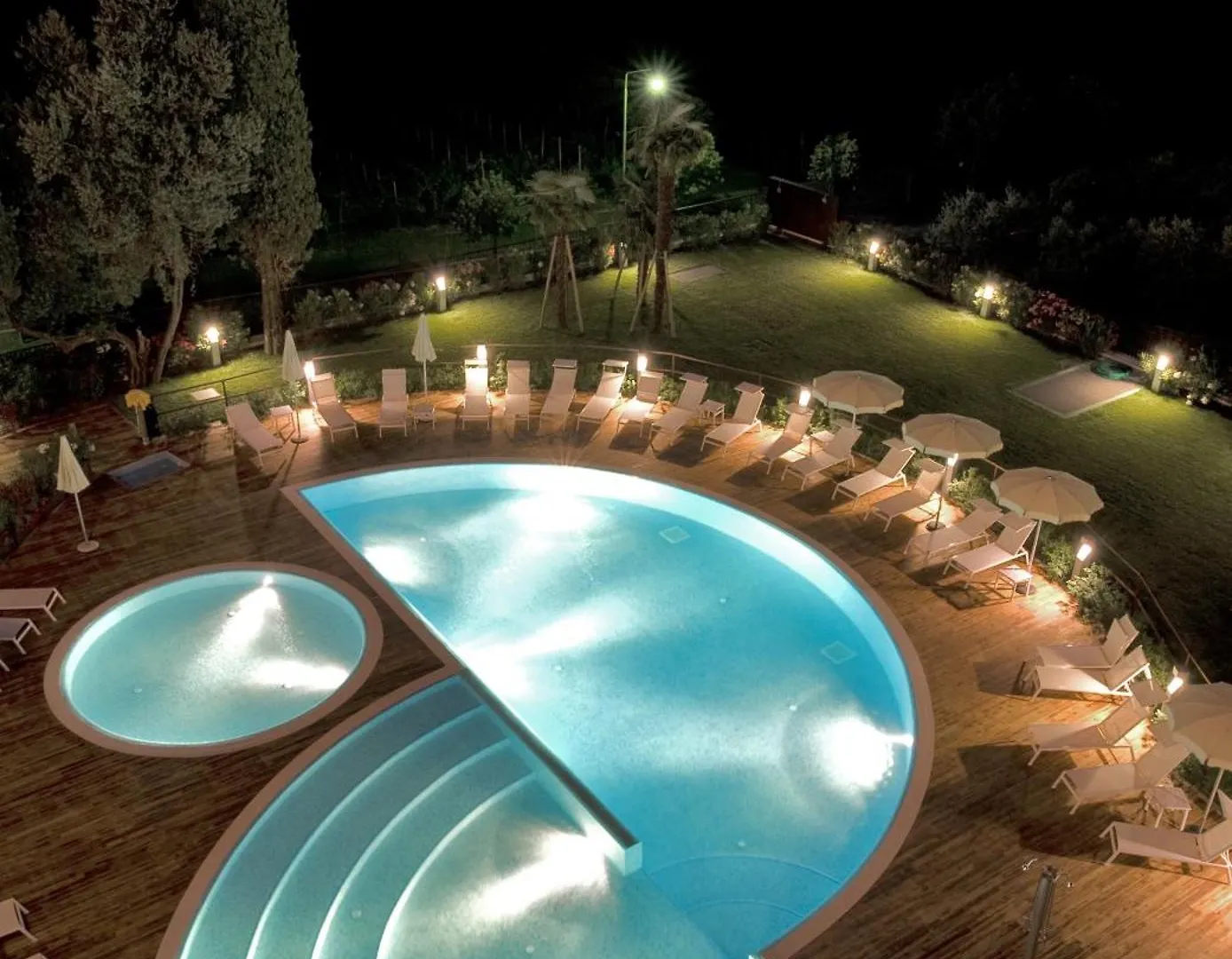 **** Aparthotel Villa Luisa Resort & Luxury Apartments San Felice del Benaco Itálie