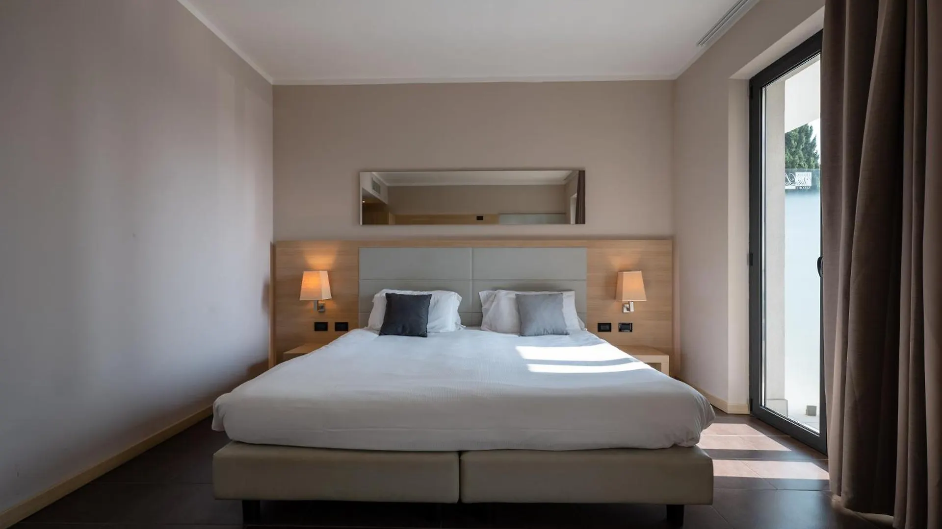 Villa Luisa Resort & Luxury Apartments San Felice del Benaco 4*,