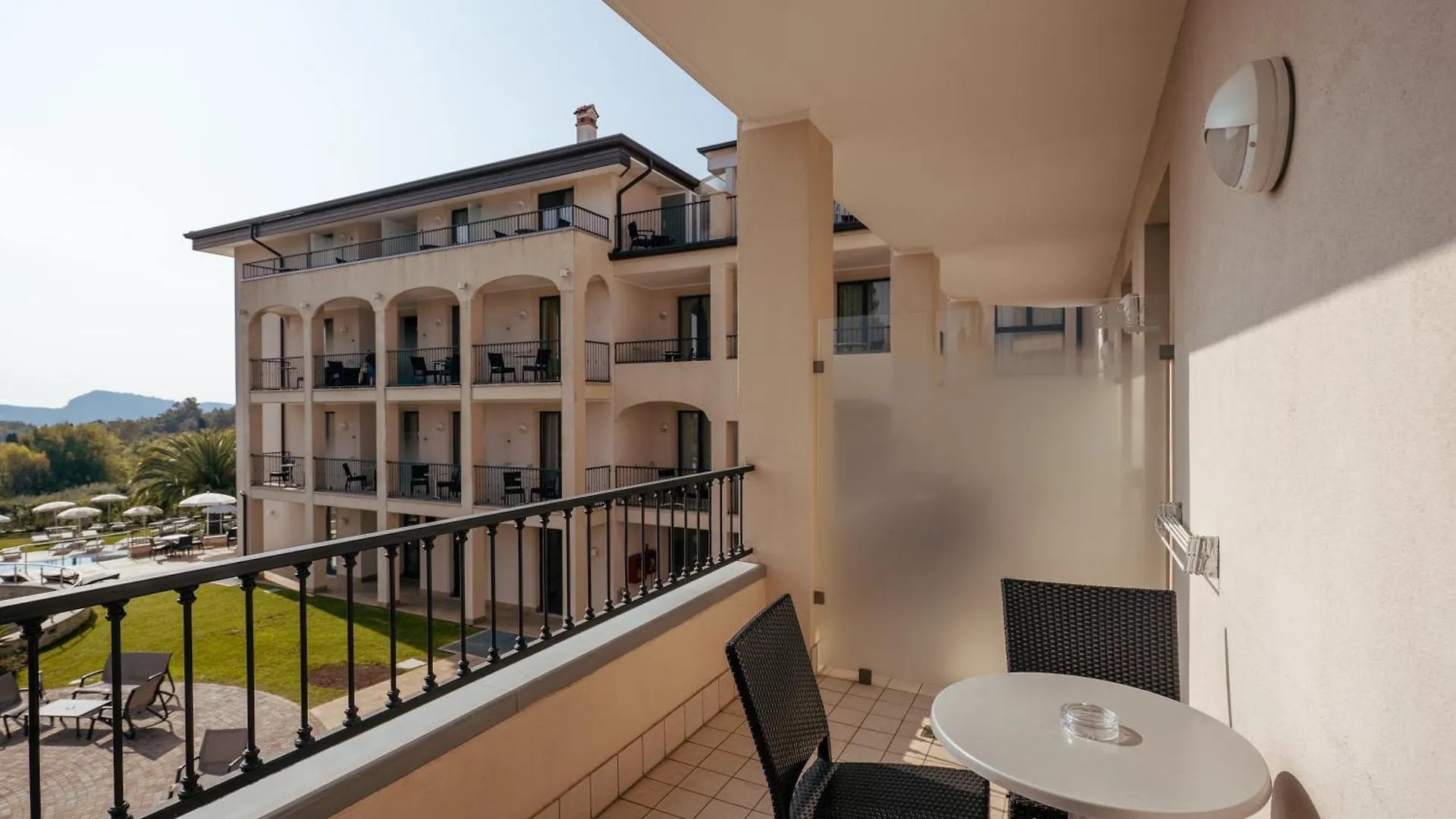 **** Aparthotel Villa Luisa Resort & Luxury Apartments San Felice del Benaco Italy