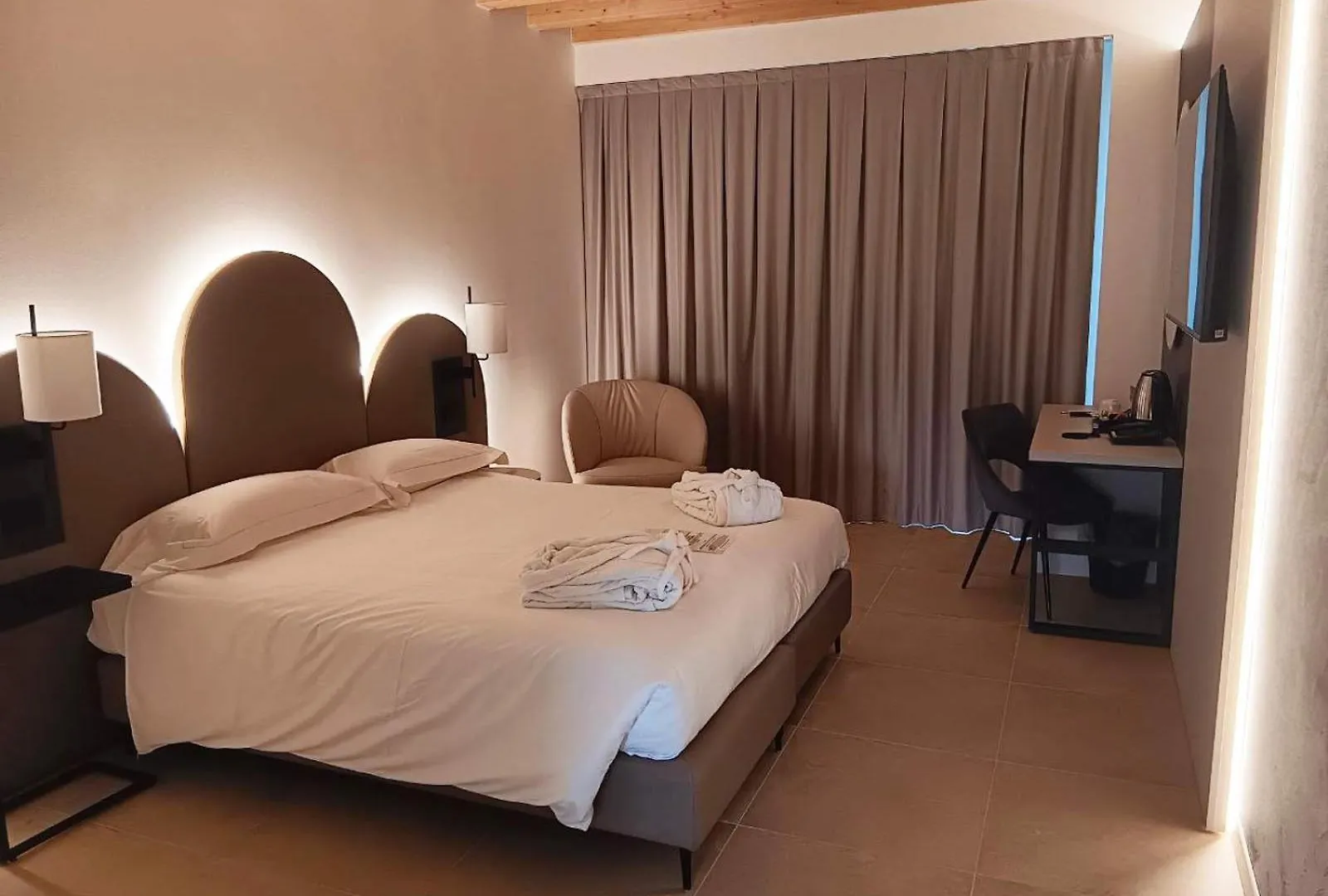 **** Aparthotel Villa Luisa Resort & Luxury Apartments San Felice del Benaco Italy