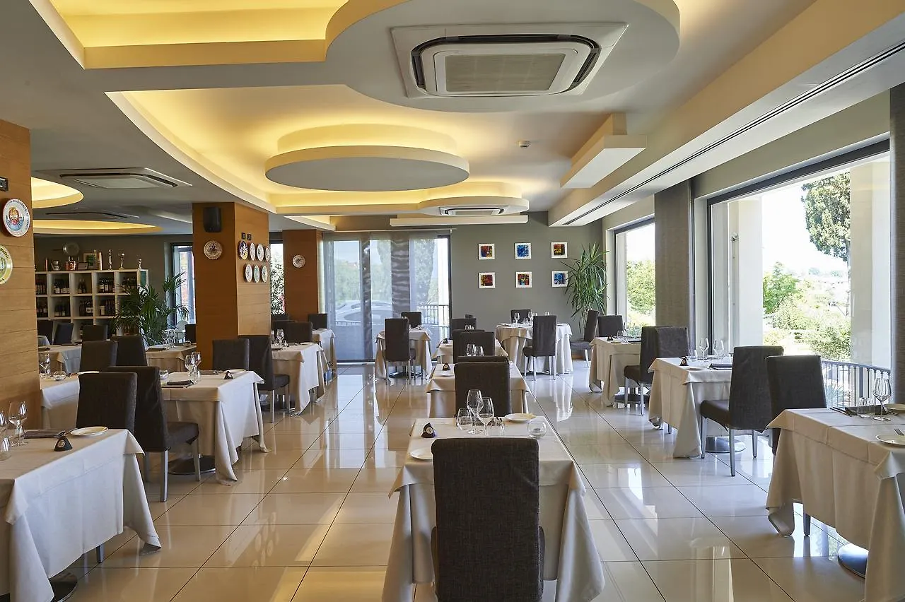 Villa Luisa Resort & Luxury Apartments San Felice del Benaco 4*,