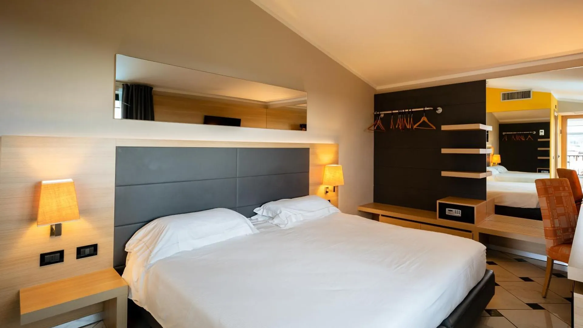 Villa Luisa Resort & Luxury Apartments San Felice del Benaco Italy